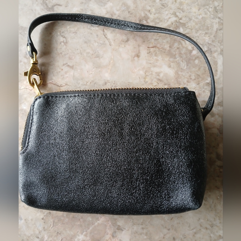 Fossil NWOT Black Leather Dual-Compartment Zip Wristlet with Gold Hardware - Picture 4 of 4